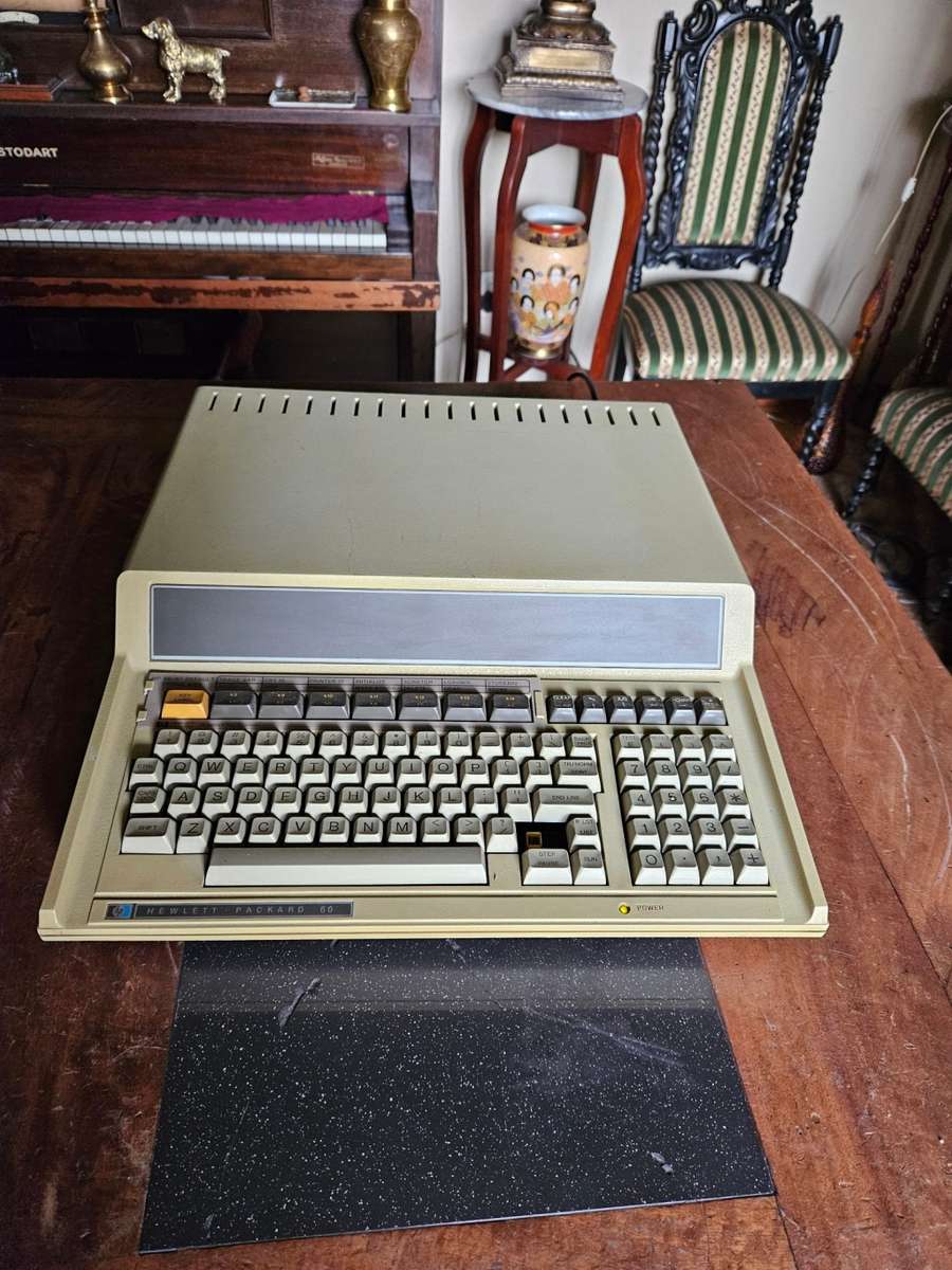 Vintage Hewlett Packard 86