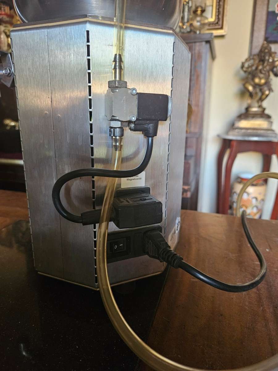 LEVA QUEll Water Levitating Machine