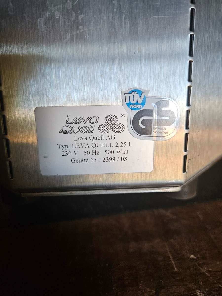 LEVA QUEll Water Levitating Machine