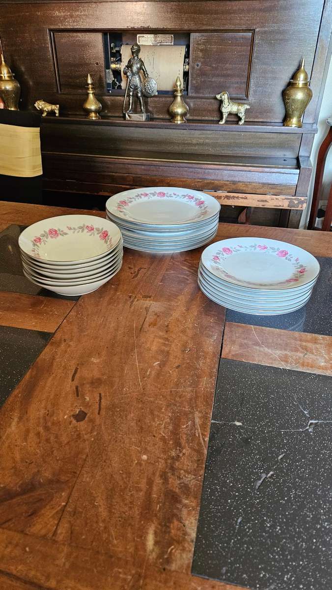 Noritake Carmin Plates & Bowls