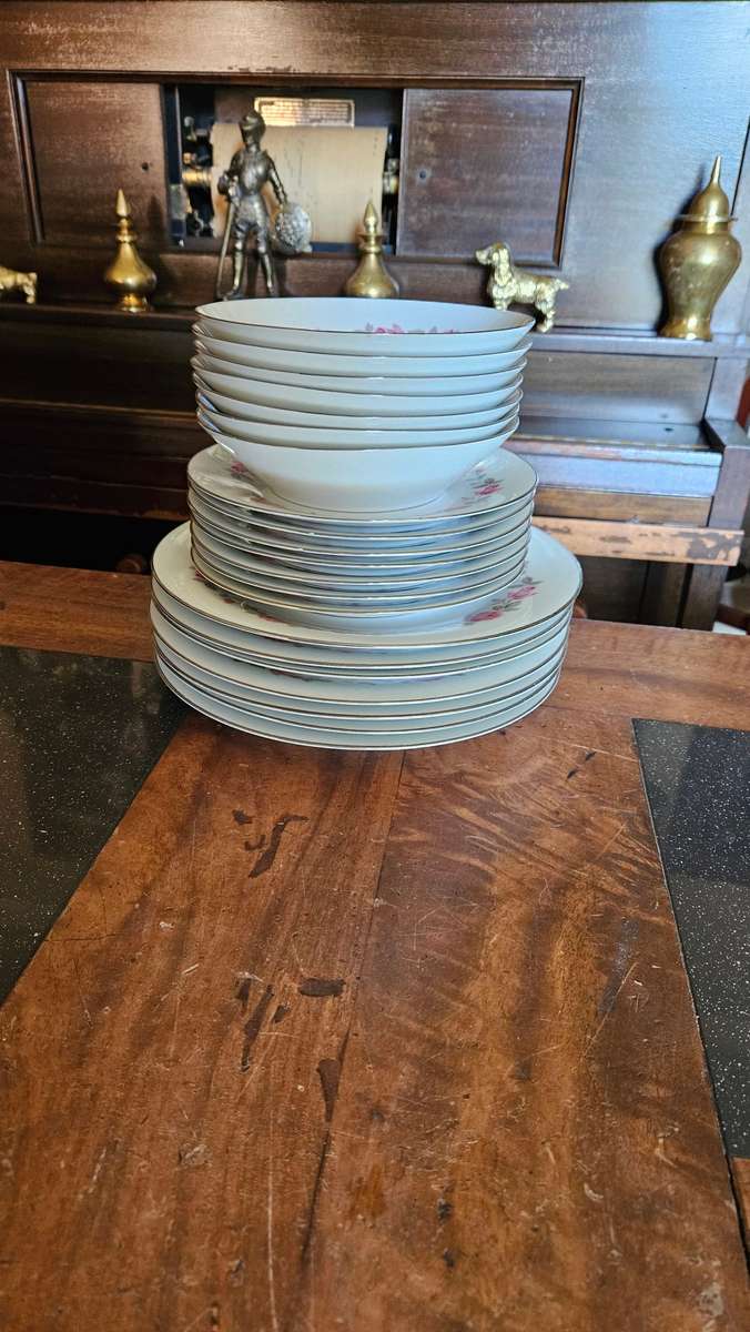 Noritake Carmin Plates & Bowls