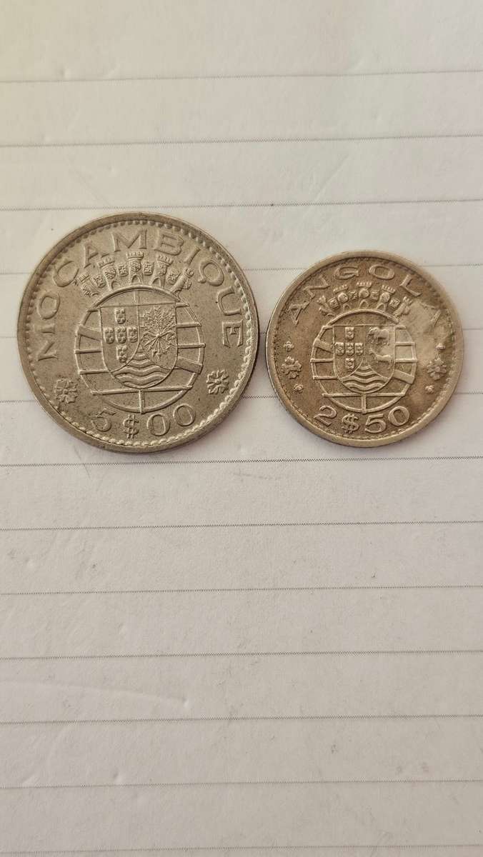 1967 Angola 2.5 $ plus 1971 Mocambique 5$ Silver Coins