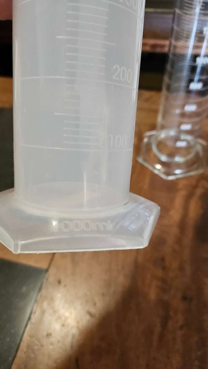 Tall Glass & Plastic Beakers