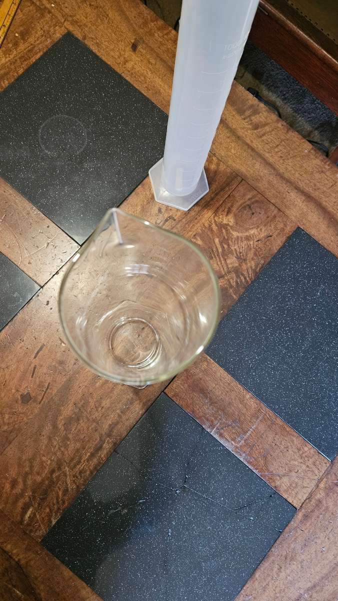 Tall Glass & Plastic Beakers