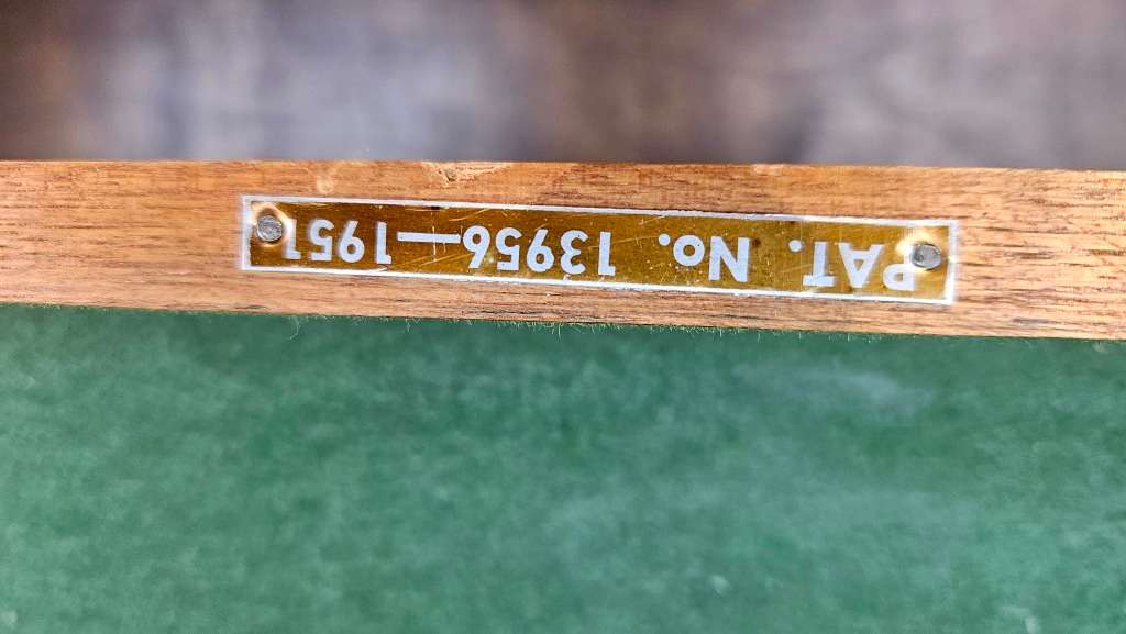 Imbuia Ball & Claw Linen Kist