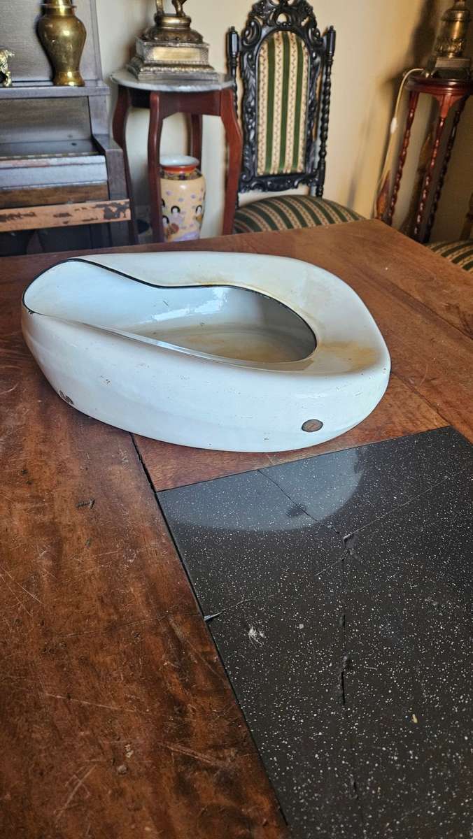 Vintage Enamel Bedpan