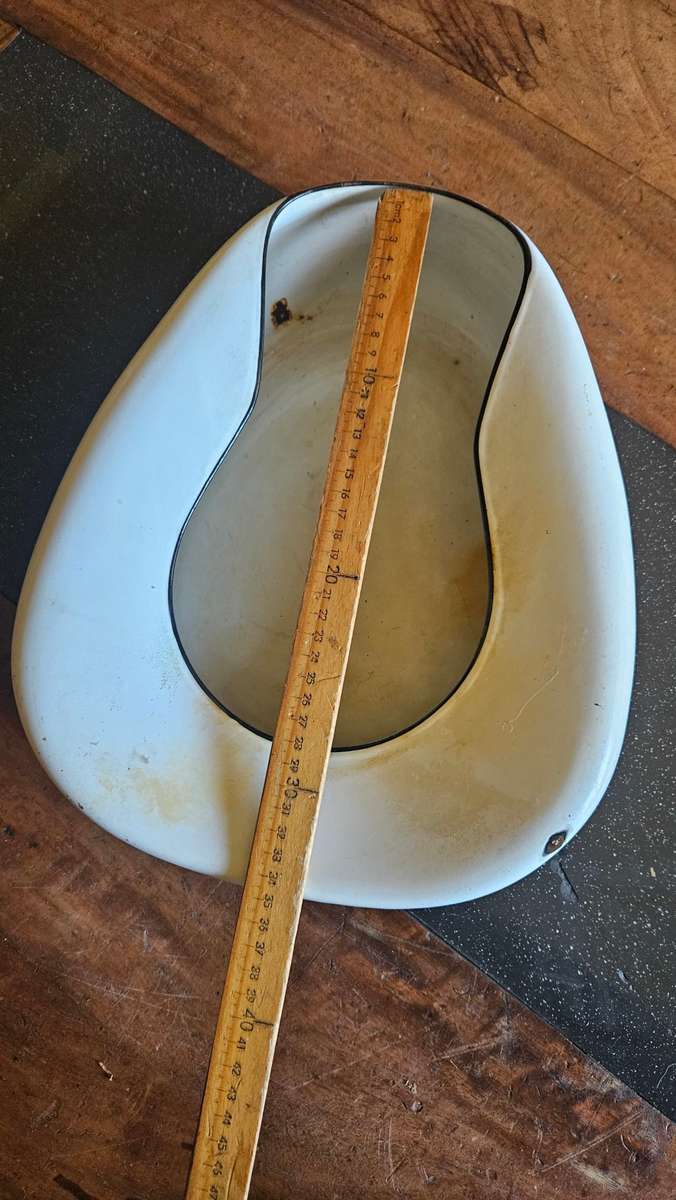 Vintage Enamel Bedpan