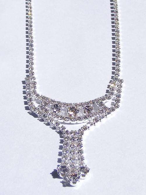 GORGEOUS CRYSTAL NECKLACE - NO RESERVE - BEAUTIFUL!!