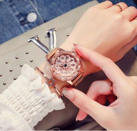 Lucky Women Wrist Watches Rotating Flower Watches with magnetic strap