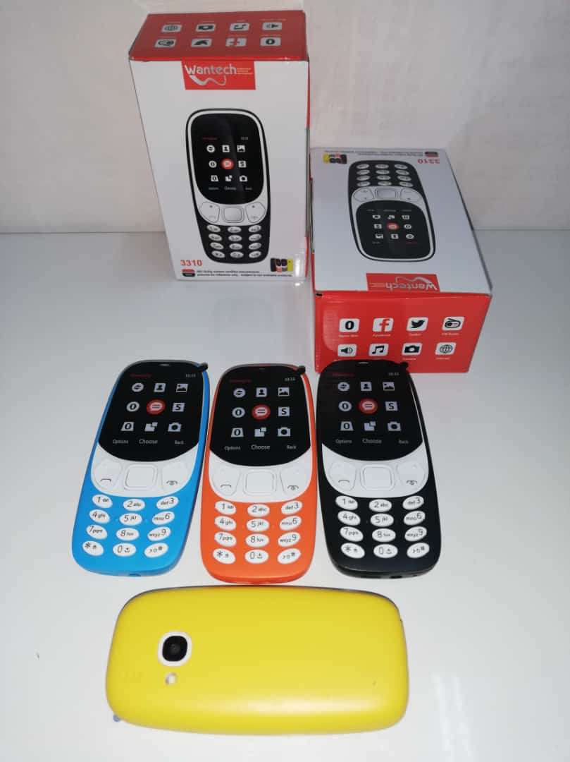 3310 Cellphone with Camera, Opera, Facebook, Twitter, FM etc.