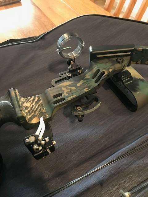 2 x Compound bows (Hoyt & PSE) and accessories