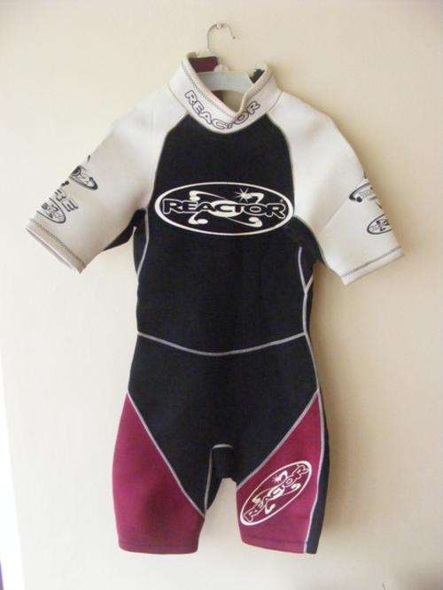 REACTOR WETSUIT SHORT SLEEVES AND LEGS