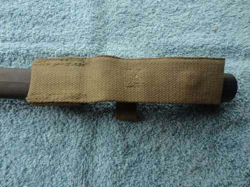 R1 BAYONET COMPLETE WITH PLASTIC SCABBARD & FROG - GOOD CONDITION