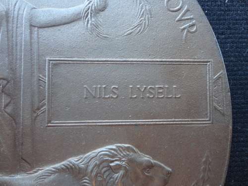 DEATH PLAQUE NILS LYSEL 3 SAI - KIA 09/04/1914 (ARRAS) ON ROLL FOR DELVILLE WOOD  18 PGS RESEARCH