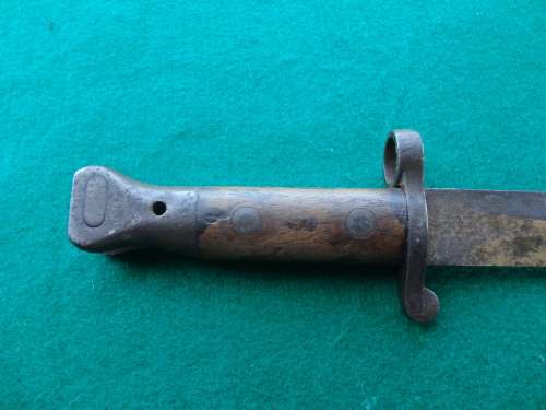 1888 PATTERN BAYONET - NO SCABBARD - MARKED TO ' 7 M.R.' - SOUTHERN MOUNTED RIFLES= NEEDS CLEANING