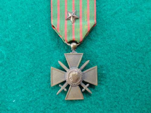 FRENCH CROIX DE GUERRE 1914 - 1918 - WITH STAR EMBLEM