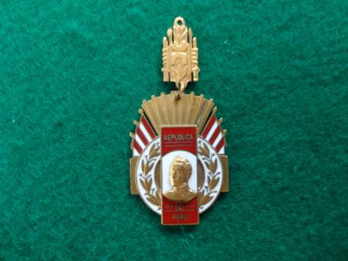 PERU MEDAL ENAMEL & GILT