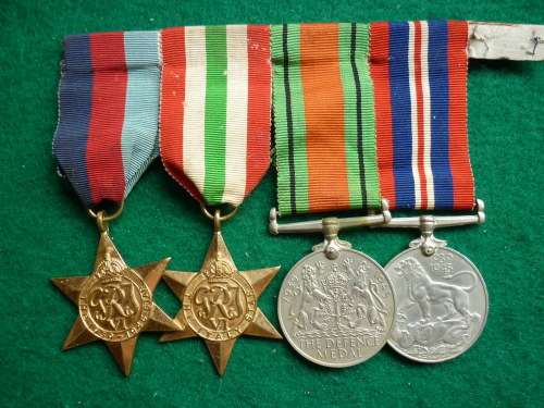 SET OF 4 MEDALS ALL CORRECTLY NAMED - ASM MISSING - TO 289672 DG STRACHAN