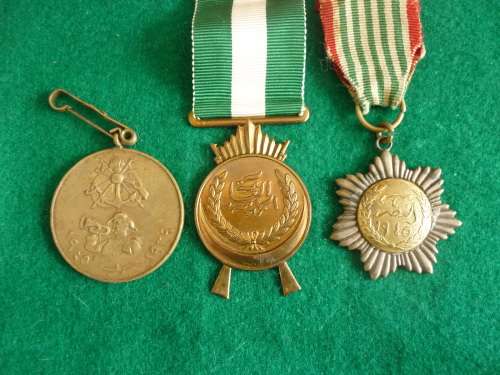 WW2 IRAQI MEDALS-WAR MEDAL 39-45 , IRAQ ACTIVE SERVICE YEAR BOOK 174 & IRAQ VICTORY MEDAL