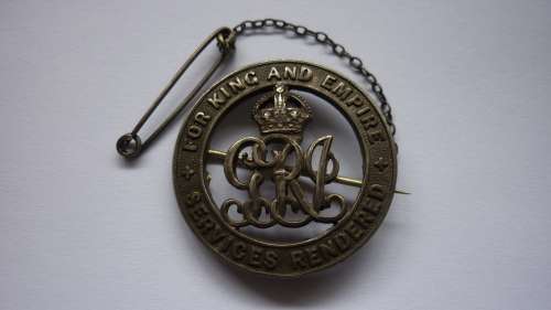 SILVER WAR BADGE SA ISSUE - PIN WORKING