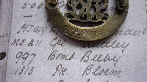 SILVER WAR BADGE SA8035 - ROLL CONFIRMS RECIPIENT AS ALBERT BEEBY - SOUTH AFRICAN FIELD ARTILLERY