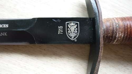 WW2 U.S. SPECIAL FORCES FIGHTING KNIFE-REPLICA-WITH FACSIMILE SIGNATURE COL. A BANKS-SEE DESCRIPTION