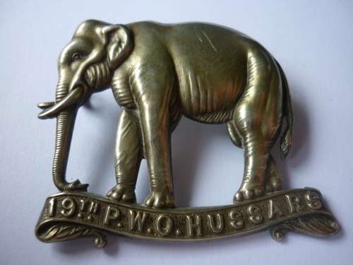 WORLD WAR ONE - 19TH PWO HUSSARS CAP BADGE - 100% ORIGINAL - LUGS INTACT