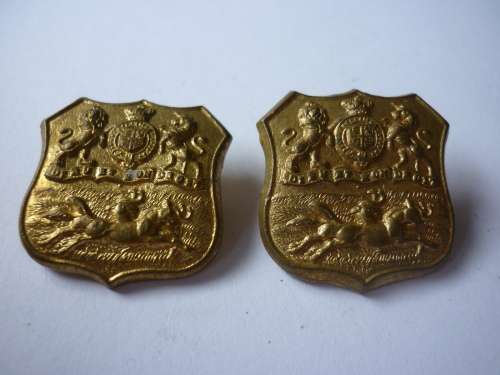 DURBAN LIGHT INFANTRY WW2 PAIR COLLAR BADGES