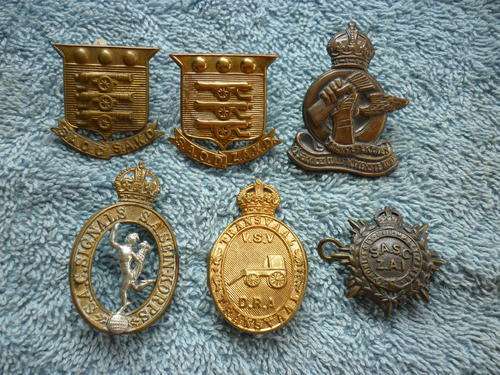 WW2 BADGES, SIGNALS,NEAS,TVL DRA,ORD CORP'Z', ORD CORP,SERV CORPCOLLAR 'Z' - ALL LUGS INTACT