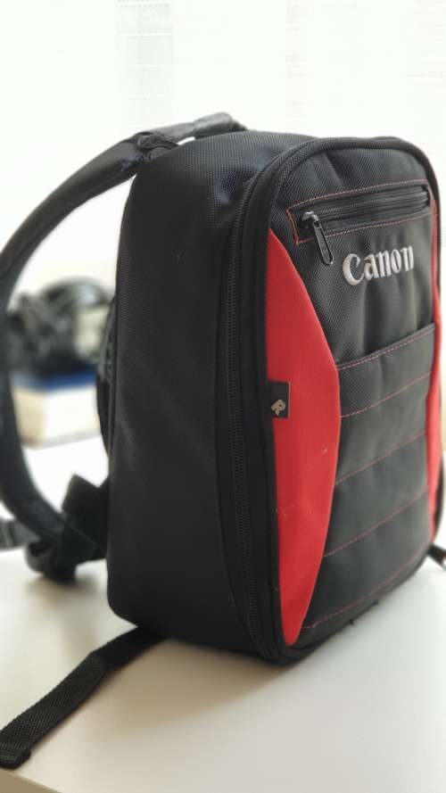 CANON EOS 750d bundle (2x lenses and backpack bag)