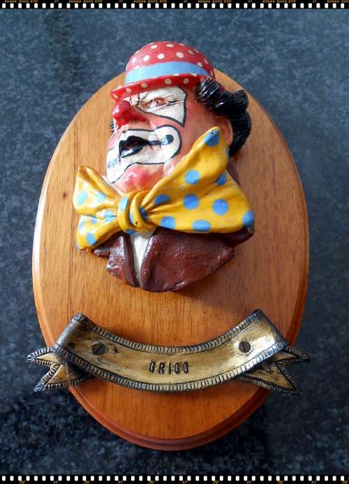 Grigo the Clown - Resin Cast Bust - DE BEER - Hand-Painted - Made in England - Gorgeous Piece