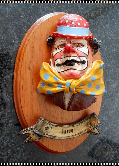 Grigo the Clown - Resin Cast Bust - DE BEER - Hand-Painted - Made in England - Gorgeous Piece