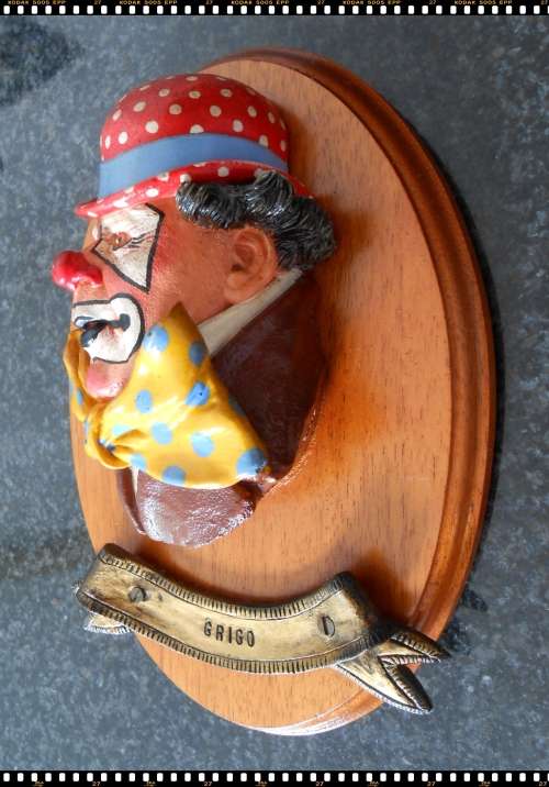 Grigo the Clown - Resin Cast Bust - DE BEER - Hand-Painted - Made in England - Gorgeous Piece