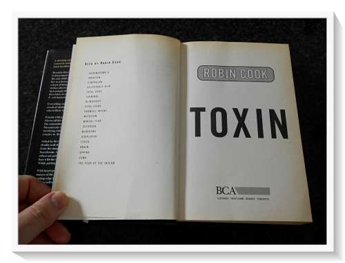 ROBIN COOK - TOXIN - Medium Sized Hardcover - 1998 - CONDITION: Very Good*