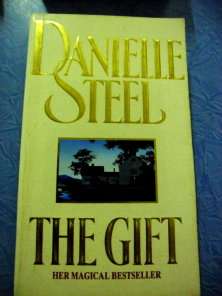 Danielle Steel - The Gift (Good Condition Paperback)