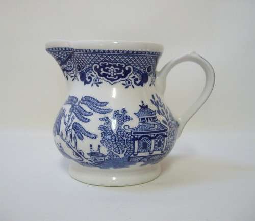 CHURCHILL BLUE WILLOW 9cm CREAMER