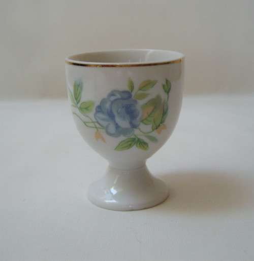 VINTAGE BLUE FLORAL PORCELAIN EGG CUP