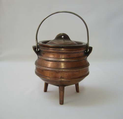 VINTAGE COPPER-PLATED CAST IRON MINIATURE POTJIE & LID