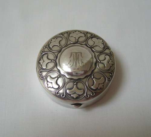 ANTIQUE ART NOUVEAU NORWEGIAN SILVER-PLATED PILL BOX c1900-1920