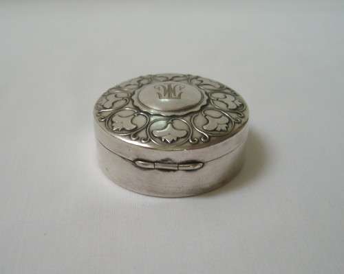 ANTIQUE ART NOUVEAU NORWEGIAN SILVER-PLATED PILL BOX c1900-1920