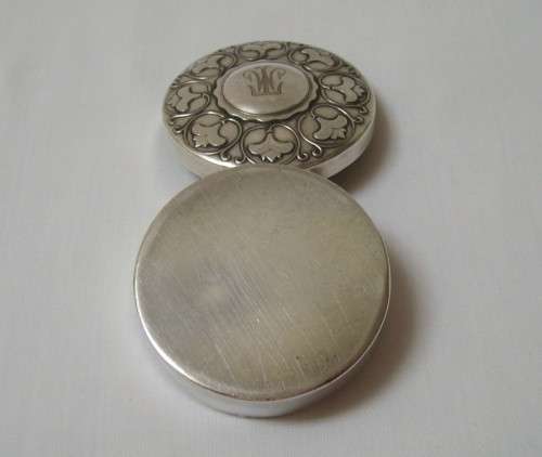ANTIQUE ART NOUVEAU NORWEGIAN SILVER-PLATED PILL BOX c1900-1920