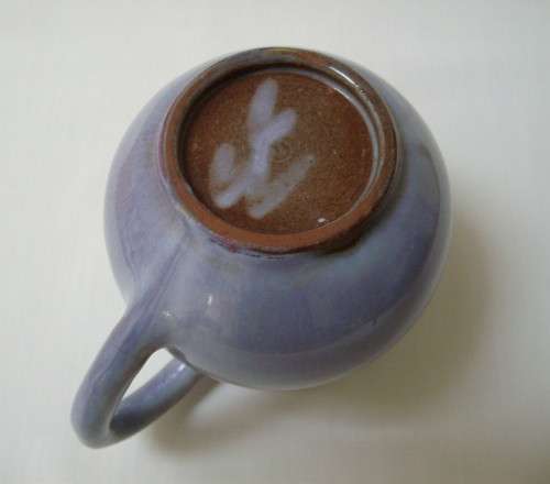 VINTAGE LINN WARE RARE LILAC GLAZED POTTERY MILK JUG c1940's ~ Spout Chipped!!!