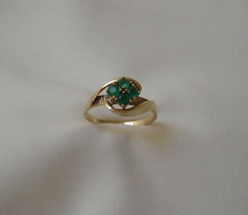 VINTAGE 9ct GOLD & FAUX EMERALD LADIES DRESS RING c1970's