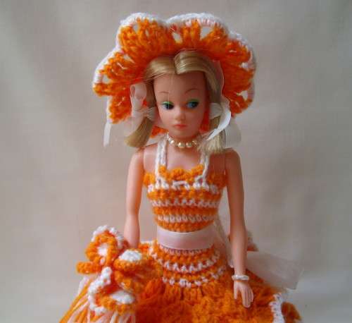 QUIRKY DOLL & CROCHET TOILET PAPER ROLL COVER