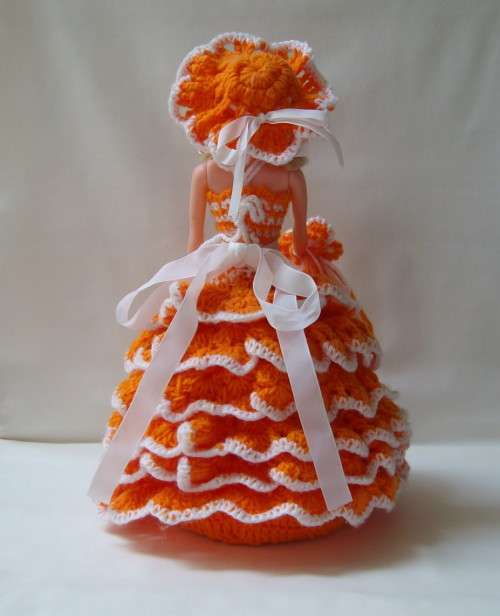 QUIRKY DOLL & CROCHET TOILET PAPER ROLL COVER