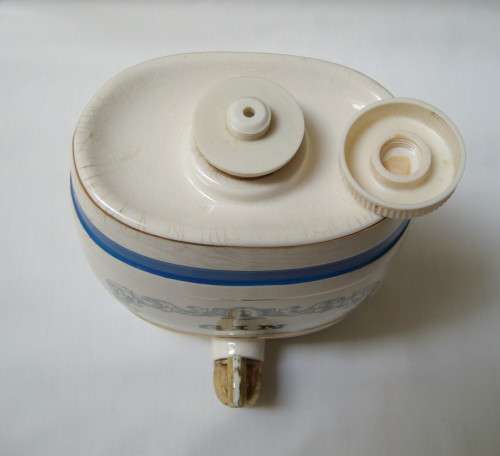 VINTAGE WADE ROYAL VICTORIA POTTERY GILBEY'S GIN KEG ~ Stained crazing!!!