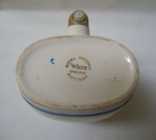 VINTAGE WADE ROYAL VICTORIA POTTERY GILBEY'S GIN KEG ~ Stained crazing!!!