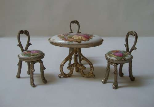 VINTAGE LIMOGES-STYLE 'FRAGONARD' 4pc MINIATURE PATIO SET