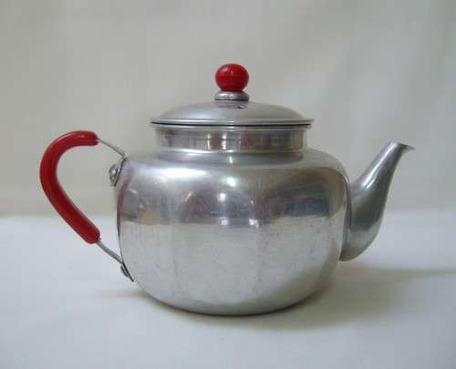 VINTAGE ALUMINIUM TEAPOT & COVER c1970's