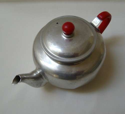 VINTAGE ALUMINIUM TEAPOT & COVER c1970's